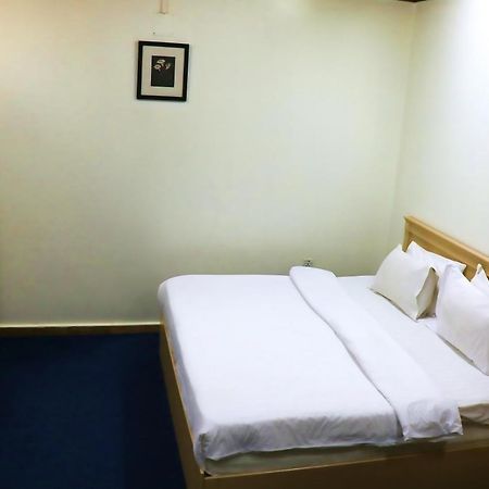 Al Farhan Hotel Suites Ar Riyad Esterno foto