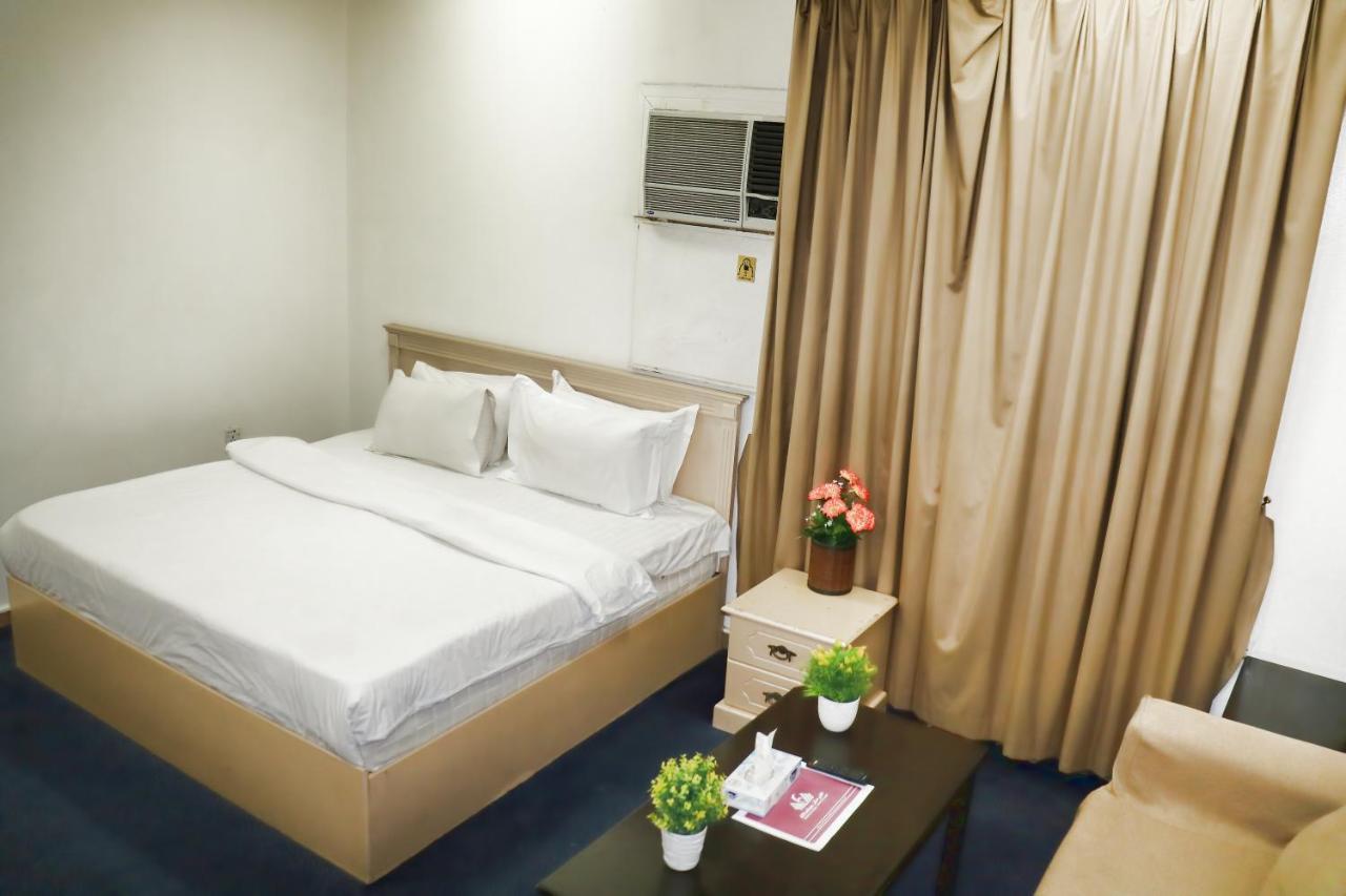 Al Farhan Hotel Suites Ar Riyad Esterno foto