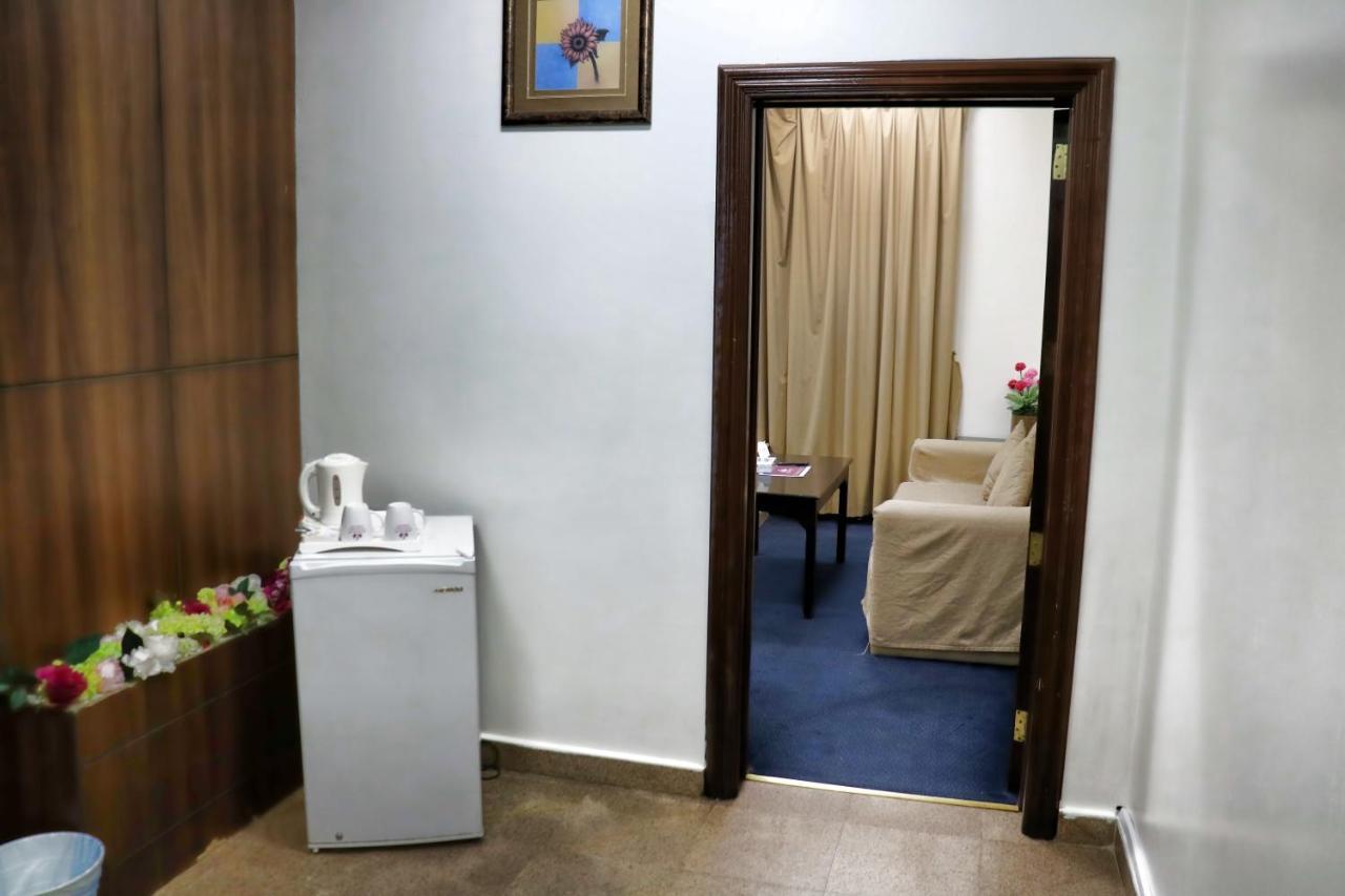 Al Farhan Hotel Suites Ar Riyad Esterno foto